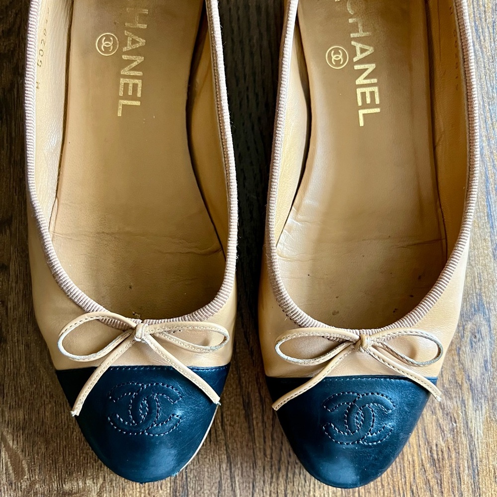 Chanel Flats Cap Toe Flats View 3